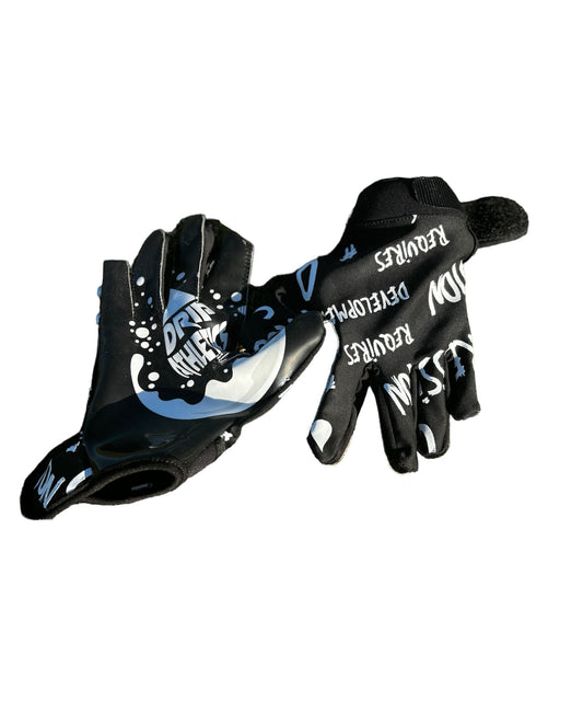 D/A black/white gloves